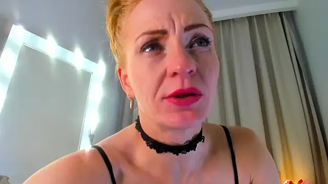 Snapshot of SquirtyAlisa chatting on September 25, 3:22 pm SquirtyAlisa online show from September 25, 3:22 pm