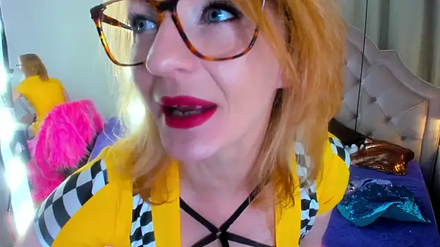 Snapshot of SquirtyAlisa chatting on October 20, 1:58 pm SquirtyAlisa online show from October 20, 1:58 pm