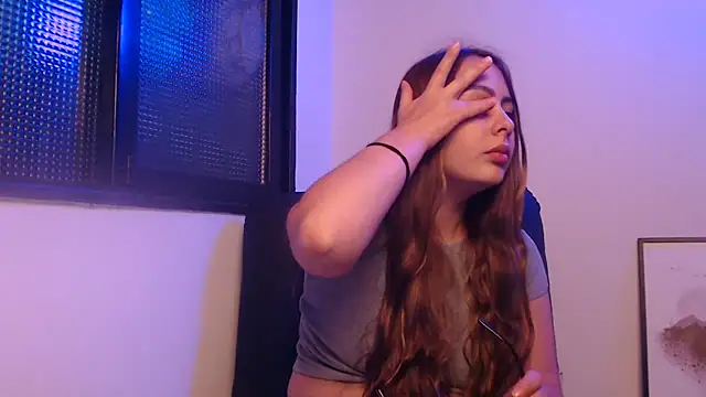 lalawhitte online show from April 16, 10:48 am