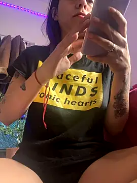 melisabunnny online show from November 4, 11:48 am