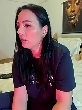 ReiyaRey online show from April 13, 3:35 pm