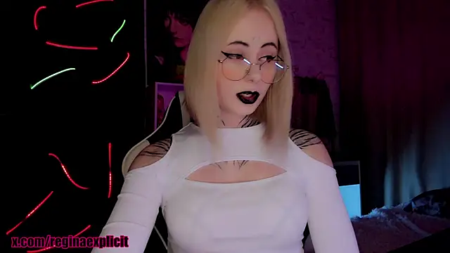 snake  bites online show from December 4, 8:31 pm