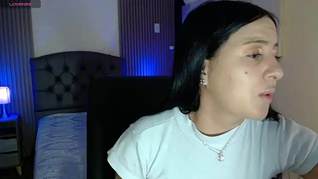 Snapshot of isabella_smith_ chatting on September 24, 7:57 pm isabella smith online show from September 24, 7:57 pm