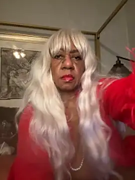 BreanaDivine online show from March 18, 6:07 am