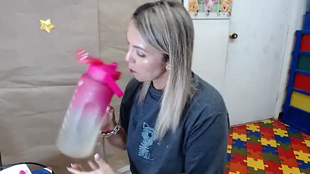 Chantal hott online show from January 17, 8:27 pm