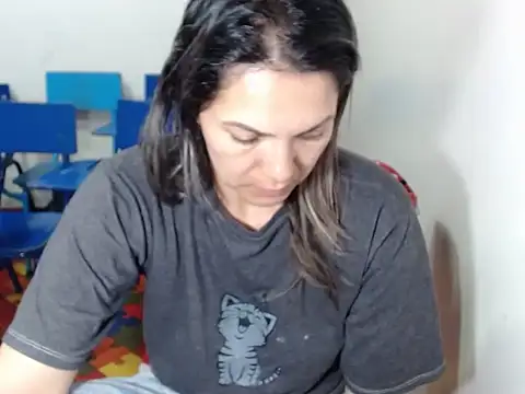 Chantal hott online show from December 5, 9:54 am