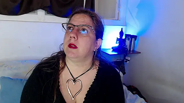 katie joness  online show from February 3, 12:21 pm