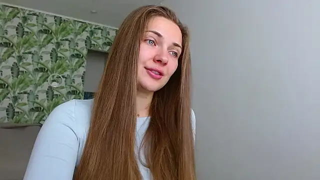 Snapshot of Olivia_shine chatting on October 6, 4:40 am Olivia shine online show from October 6, 4:40 am