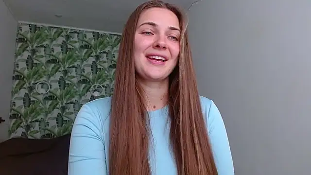 Snapshot of Olivia_shine chatting on October 20, 6:38 am Olivia shine online show from October 20, 6:38 am