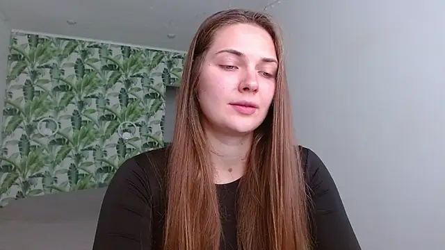Snapshot of Olivia_shine chatting on October 12, 5:32 am Olivia shine online show from October 12, 5:32 am