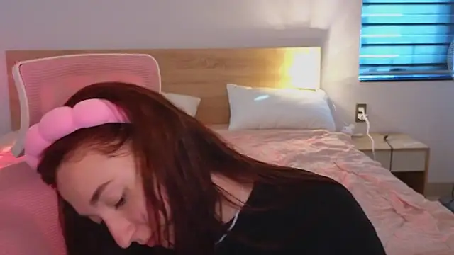 YasmineWest online show from April 14, 7:52 am