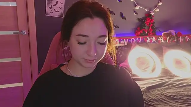 YasmineWest online show from October 27, 2:07 am