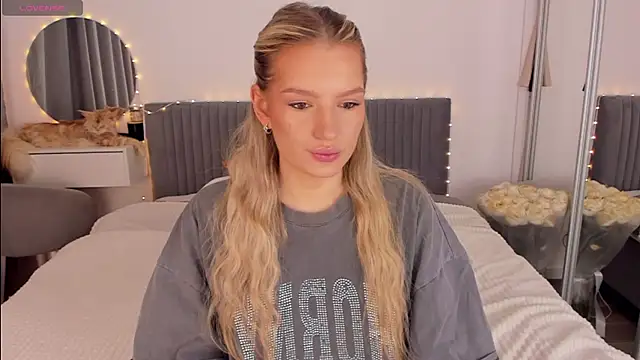 CassieRayss online show from March 28, 10:37 am