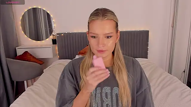 CassieRayss online show from February 12, 3:03 pm