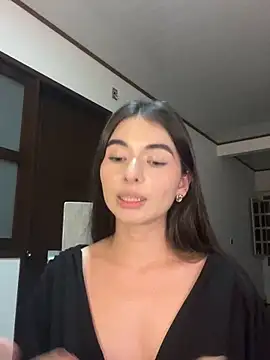 Coralinee 01 online show from December 19, 2:48 am