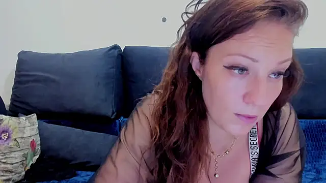 Snapshot of VanessaSquirtt chatting on September 19, 2:10 am VanessaSquirtt online show from September 19, 2:10 am