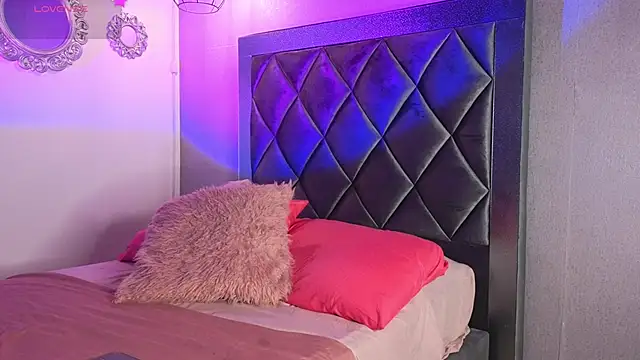 ashley brend online show from February 1, 1:04 am