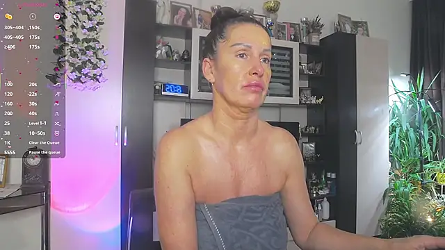 SheilaRyan online show from January 19, 5:03 am