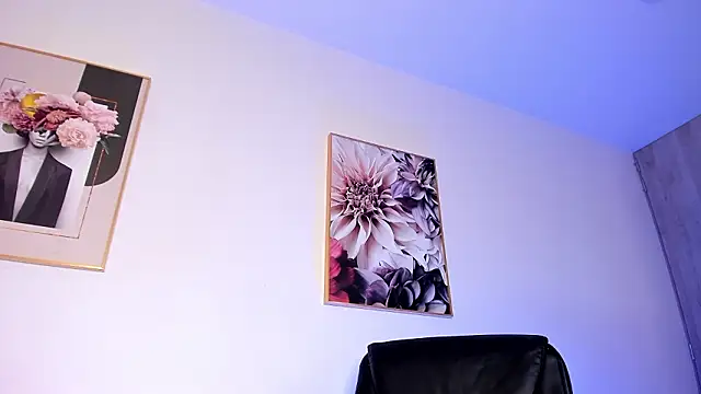 Dollar-girl online show from February 28, 4:17 pm