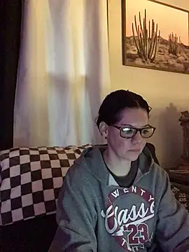 SidneyRaee online show from March 4, 5:52 pm