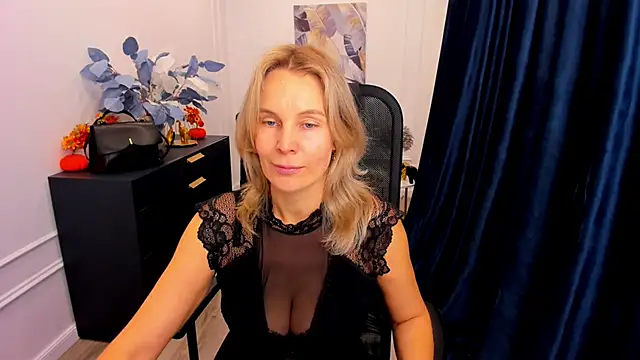 Sinty Devis online show from October 14, 11:35 am