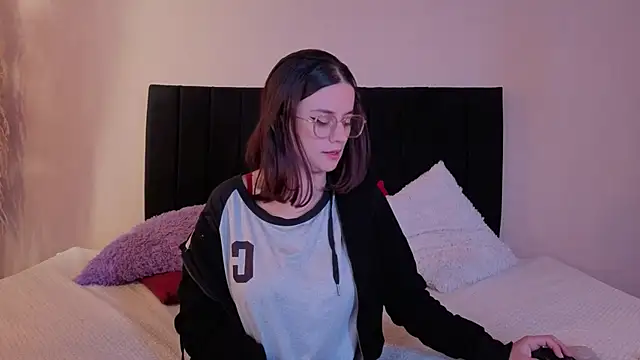 kassandra james online show from January 17, 12:56 pm