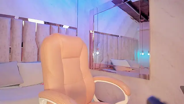 ari monet online show from February 18, 12:04 pm