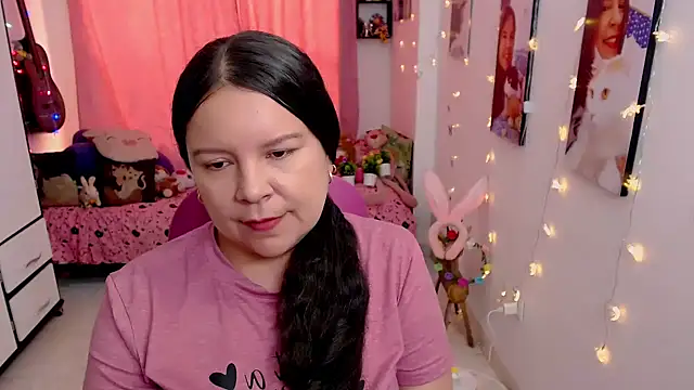 claryssa  online show from April 3, 8:18 pm