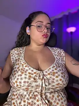 CurlyGirl 1 online show from May 22, 2:09 am