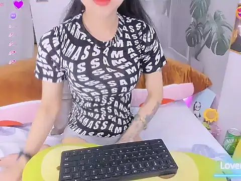 Ly   online show from April 11, 3:01 am