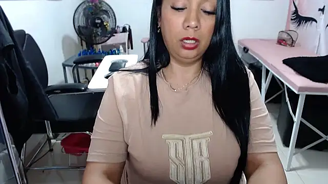 titsbiglovers online show from October 22, 1:32 am