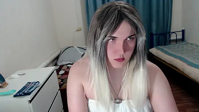 EvaMiron online show from March 7, 5:42 pm