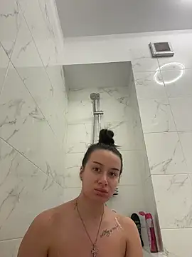 Snapshot of vixennn chatting on October 28, 3:40 pm vixennn online show from October 28, 3:40 pm