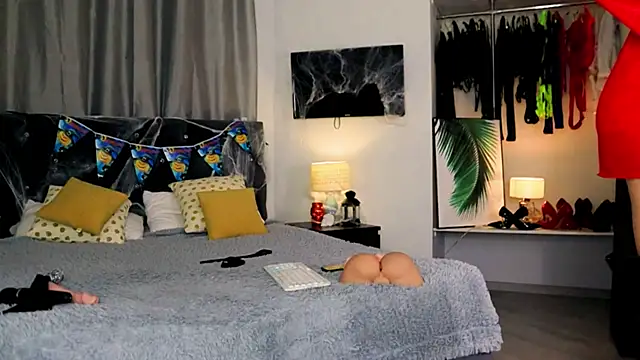 InvitingTina online show from October 25, 3:25 am