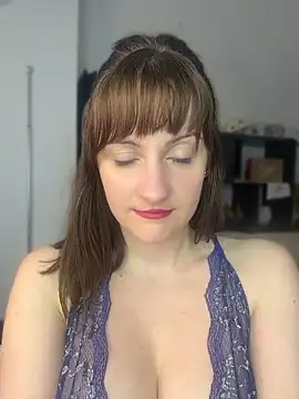 victoirenextdoor online show from April 9, 7:41 pm