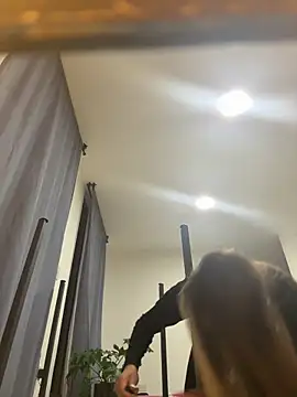 Snapshot of xia_foxxy chatting on October 4, 1:44 am xia foxxy online show from October 4, 1:44 am