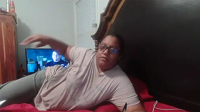 ebonyred online show from January 31, 7:23 pm