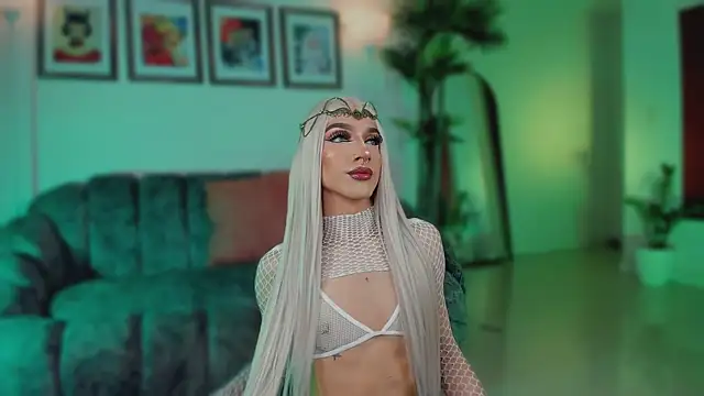 Taylor  foxxx online show from February 7, 6:06 am