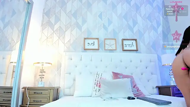 Snapshot of Valerith_Vega_ chatting on September 25, 12:15 pm Valerith Vega  online show from September 25, 12:15 pm