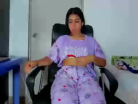 skinnyanai2 online show from December 3, 1:57 pm