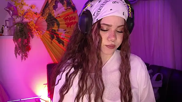 albaismynameX online show from September 17, 12:14 pm