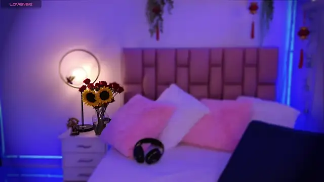 albaismynameX online show from October 4, 12:33 pm