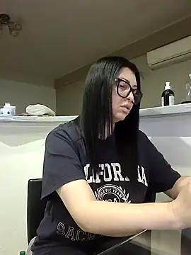 Milf Abigail online show from January 15, 5:02 am