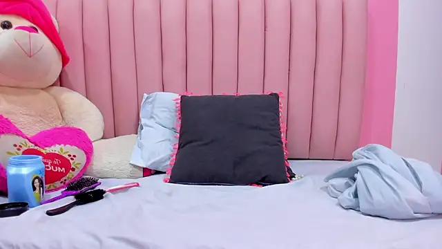 ISABELLA 020 online show from October 28, 1:39 pm