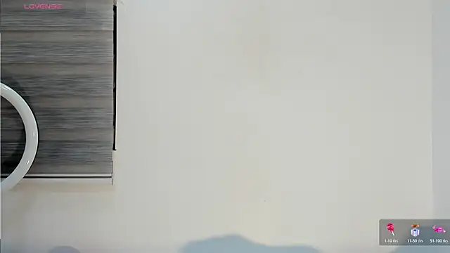 bella hadid1  online show from December 2, 4:03 am