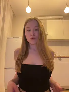 Eva Weyne online show from March 22, 9:10 pm