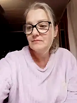 irinamaux online show from November 1, 6:06 am