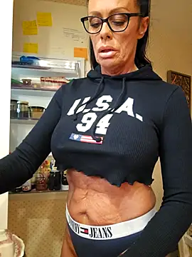 Misses-Cougar online show from November 16, 8:27 am