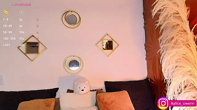 Snapshot of Aliceowenn chatting on September 17, 12:19 am Aliceowenn online show from September 17, 12:19 am