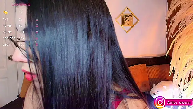 Snapshot of Aliceowenn chatting on September 19, 12:42 am Aliceowenn online show from September 19, 12:42 am